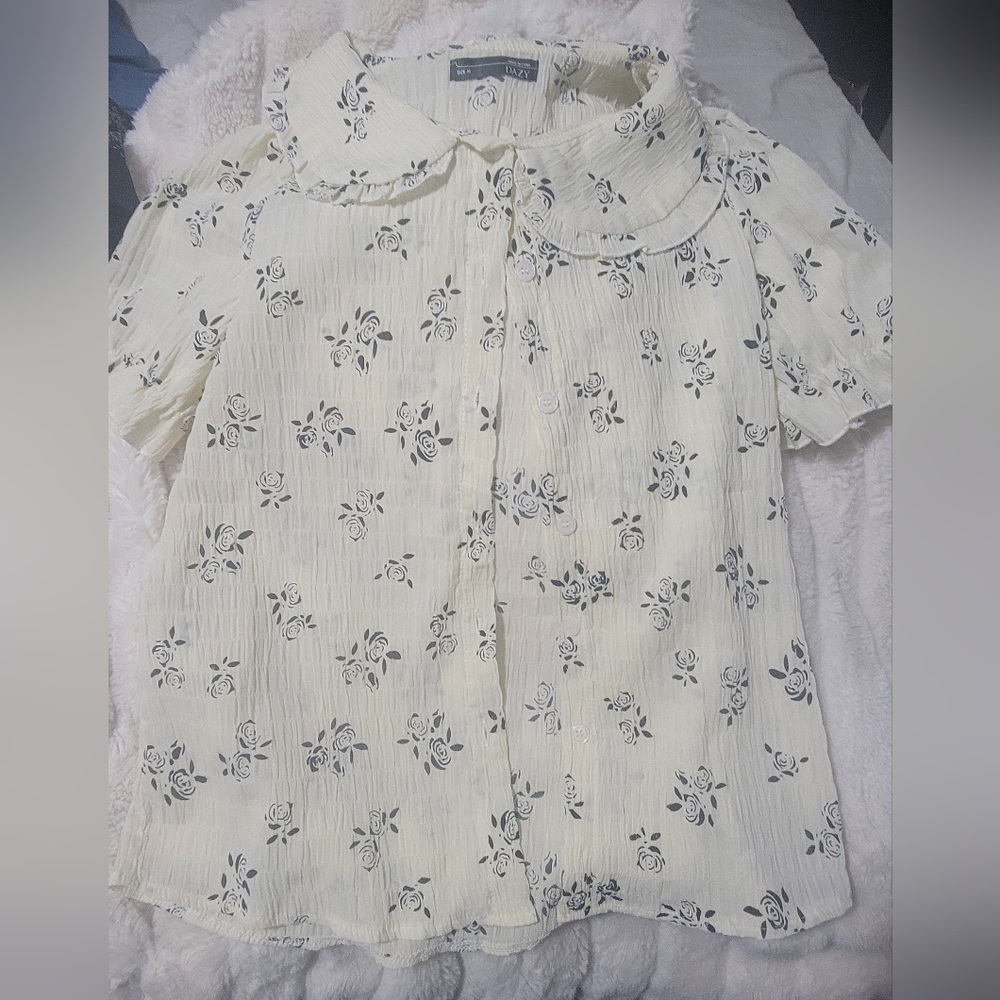 Chic Floral Button-Up Blouse - Cream